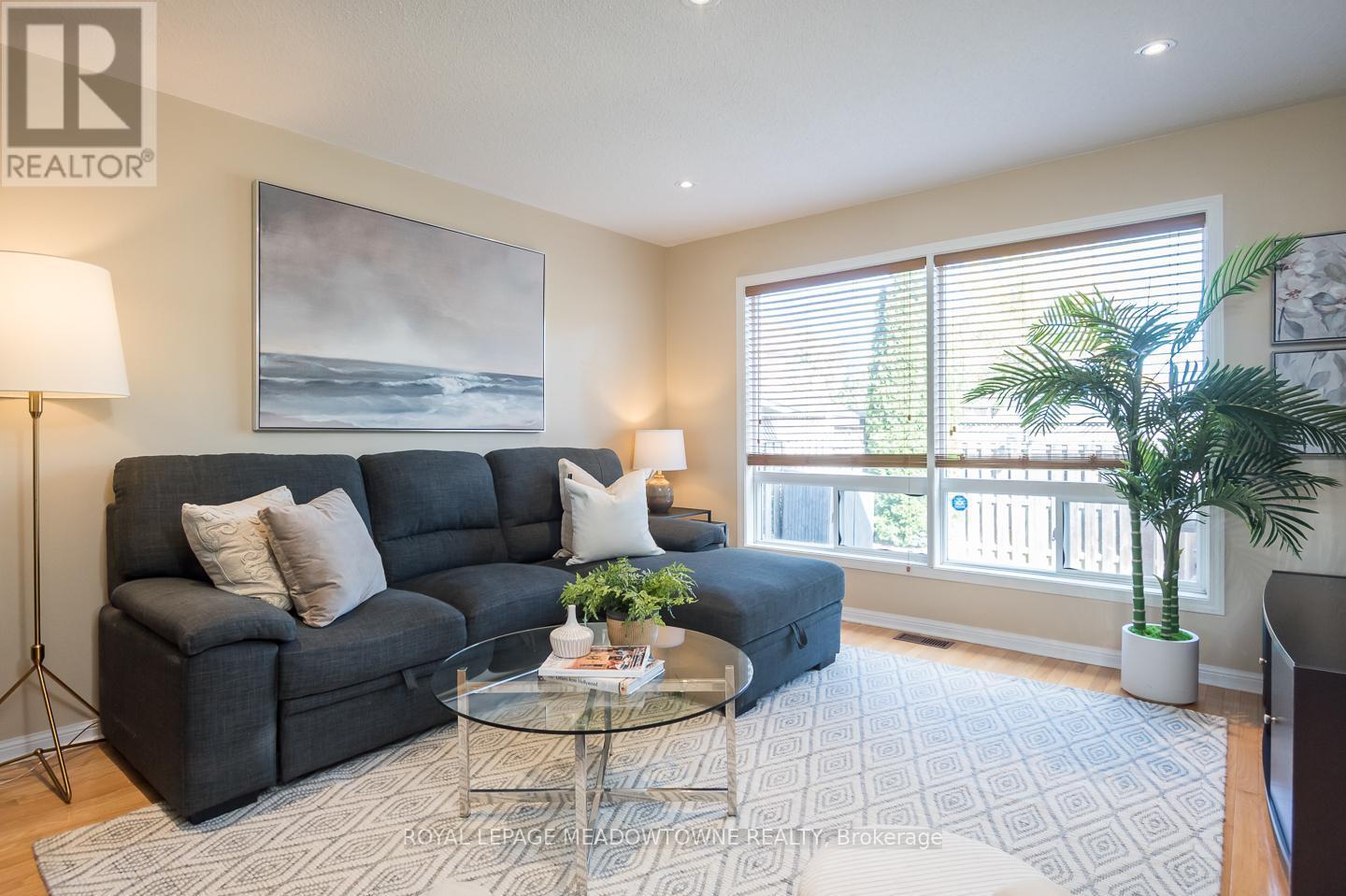 












701 THOMPSON ROAD S

,
Milton,




Ontario
L9T5W8

