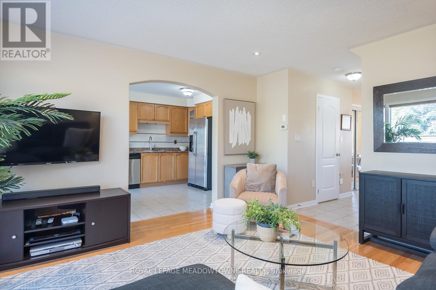 












701 THOMPSON ROAD S

,
Milton,




Ontario
L9T5W8

