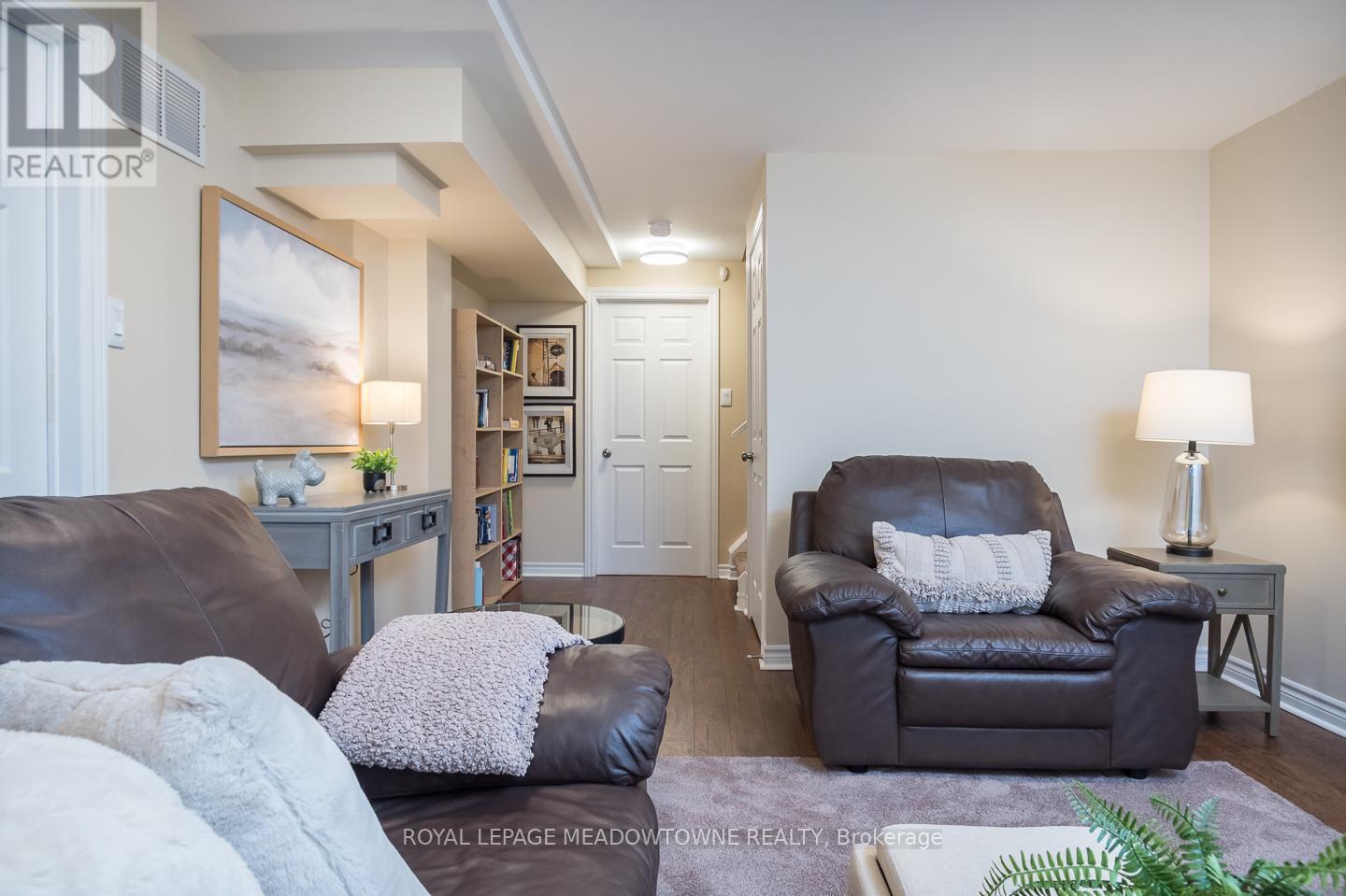 












701 THOMPSON ROAD S

,
Milton,




Ontario
L9T5W8

