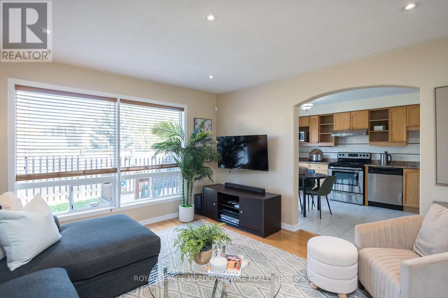 












701 THOMPSON ROAD S

,
Milton,




Ontario
L9T5W8

