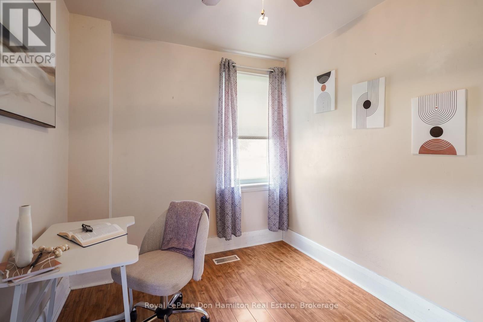 












21 ELGIN STREET

,
Southwest Middlesex (Appin),




Ontario
N0L1A0

