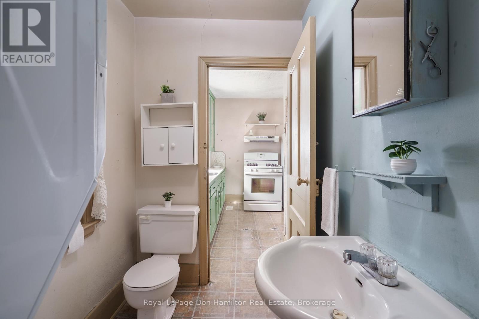 












21 ELGIN STREET

,
Southwest Middlesex (Appin),




Ontario
N0L1A0

