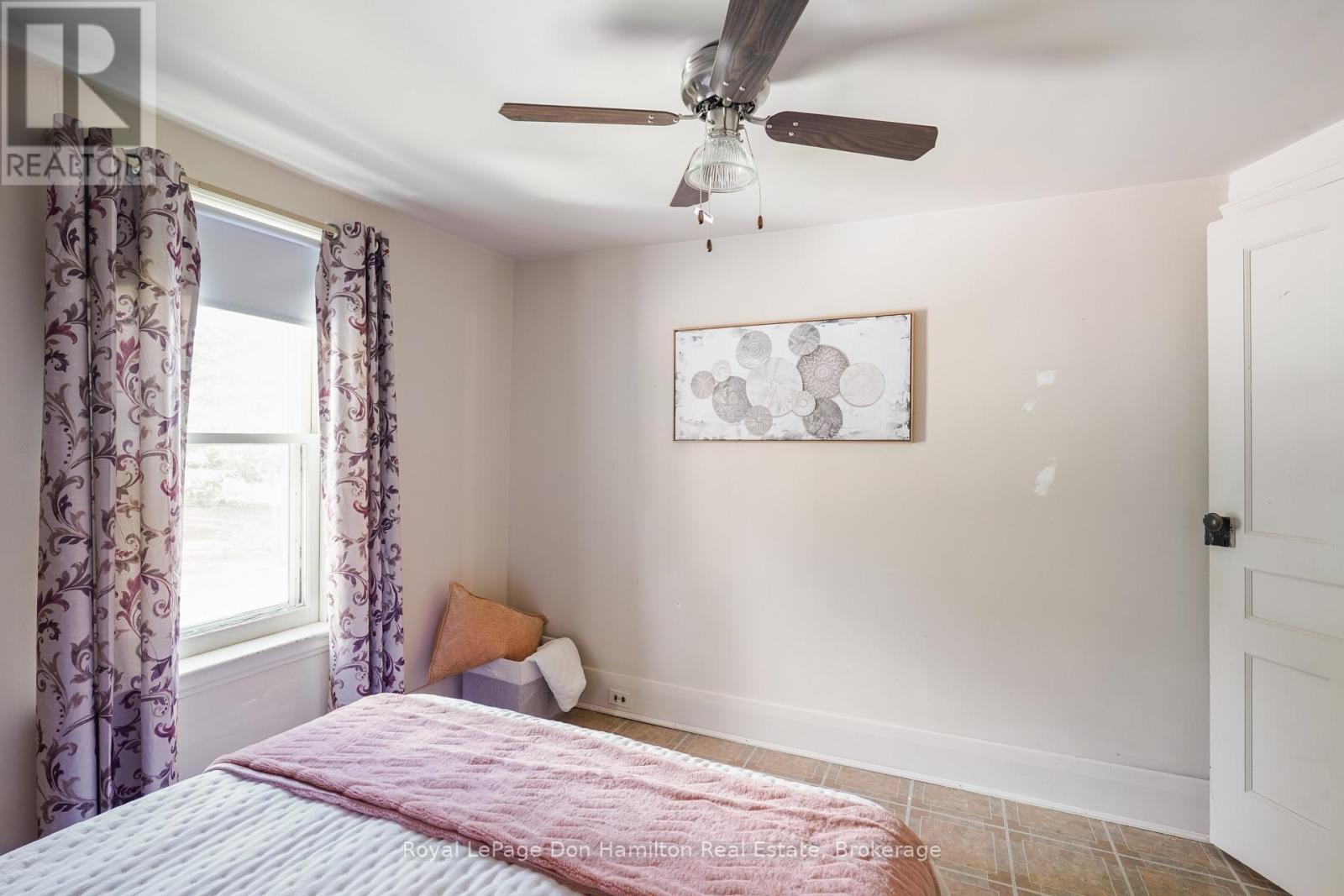 












21 ELGIN STREET

,
Southwest Middlesex (Appin),




Ontario
N0L1A0

