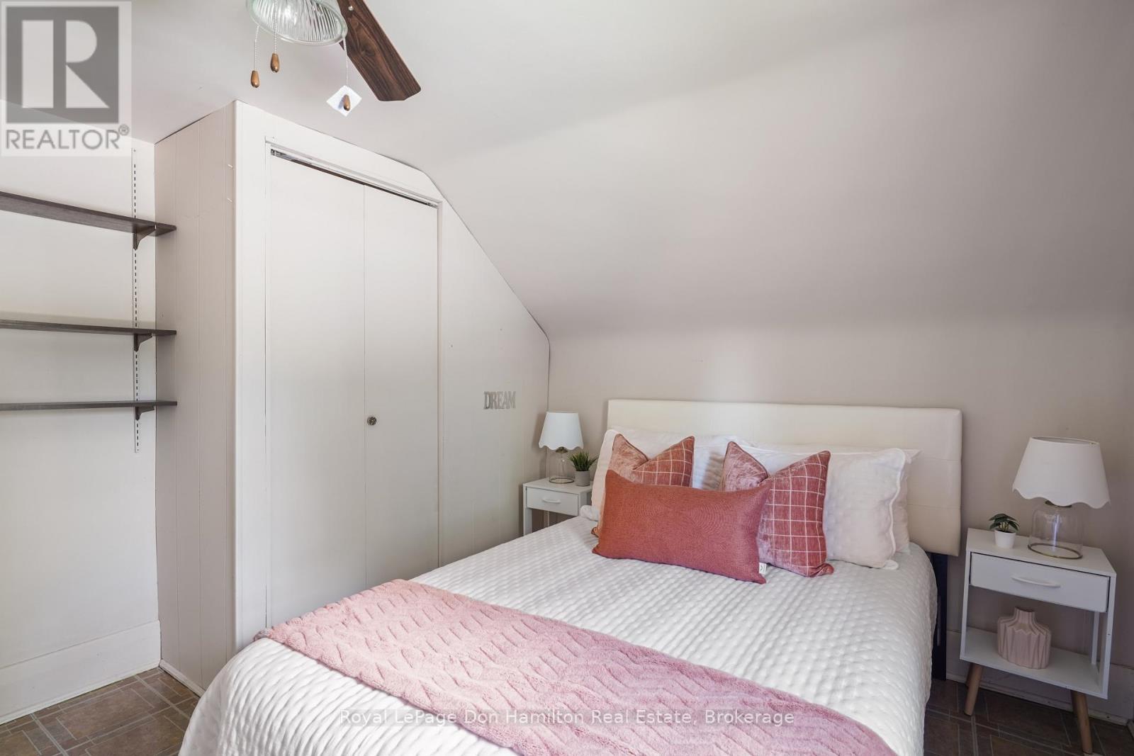 












21 ELGIN STREET

,
Southwest Middlesex (Appin),




Ontario
N0L1A0

