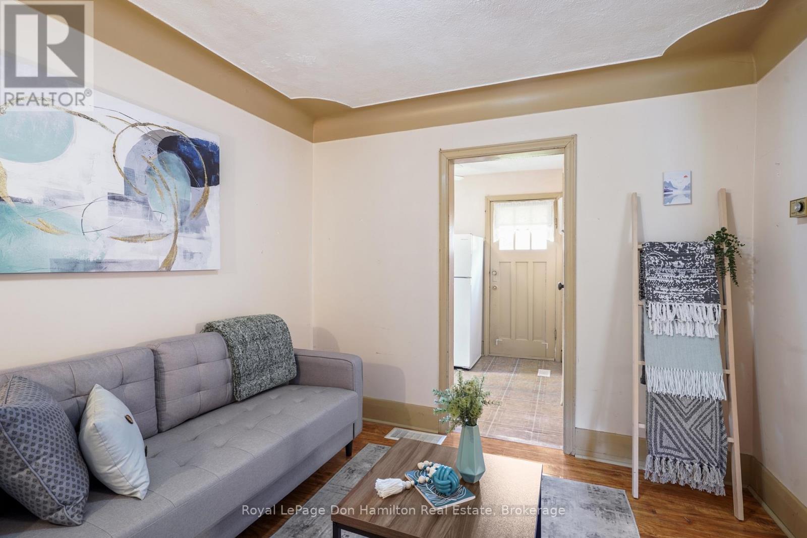 












21 ELGIN STREET

,
Southwest Middlesex (Appin),




Ontario
N0L1A0

