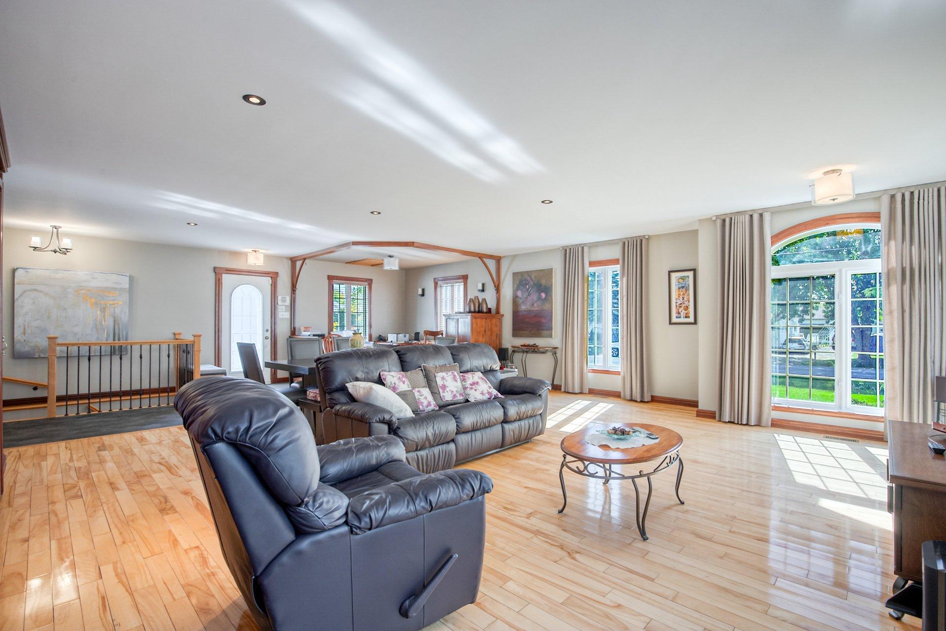 









12


Rue Genest

,
Saint-Jean-sur-Richelieu,




QC
J2X2V1

