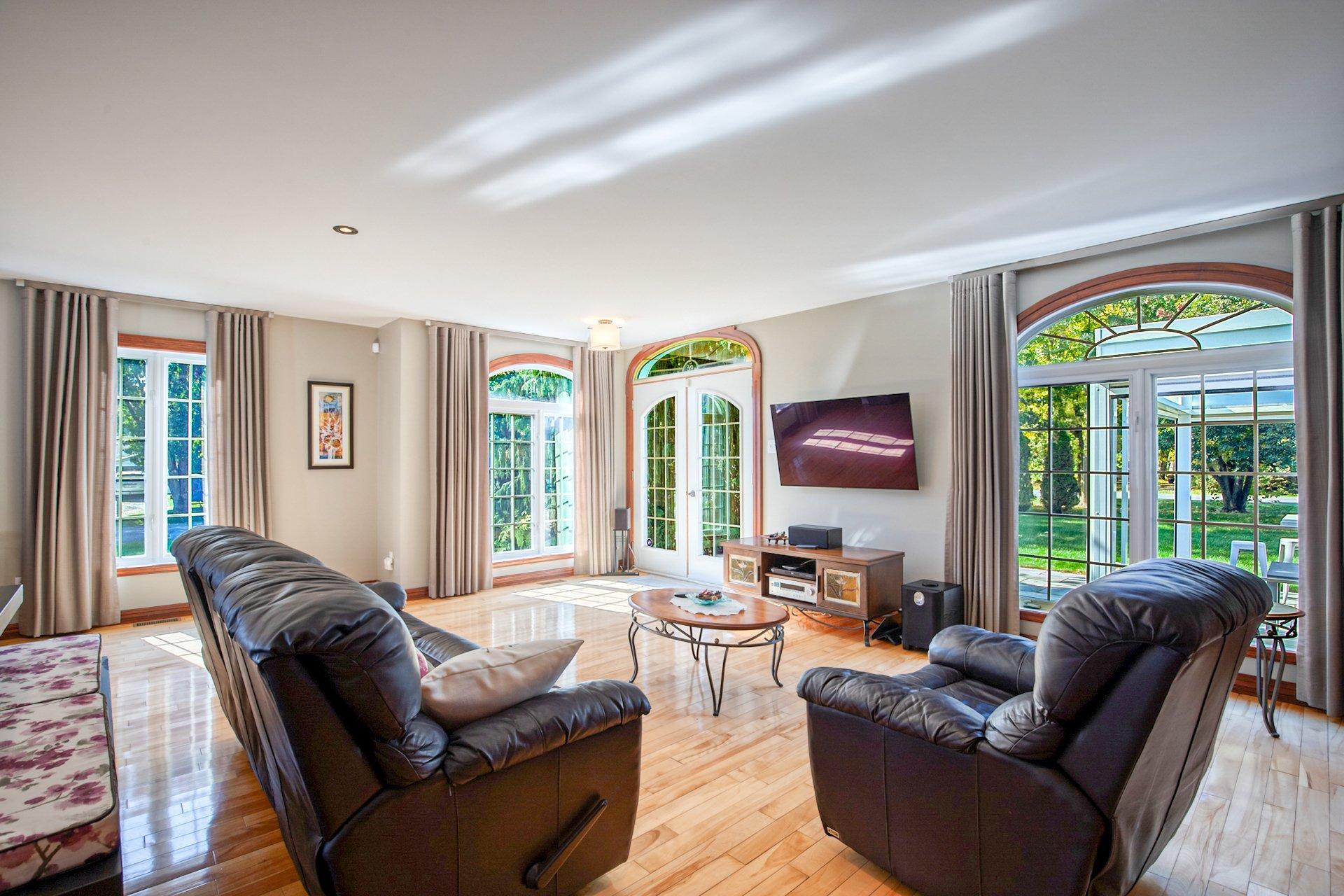









12


Rue Genest

,
Saint-Jean-sur-Richelieu,




QC
J2X2V1

