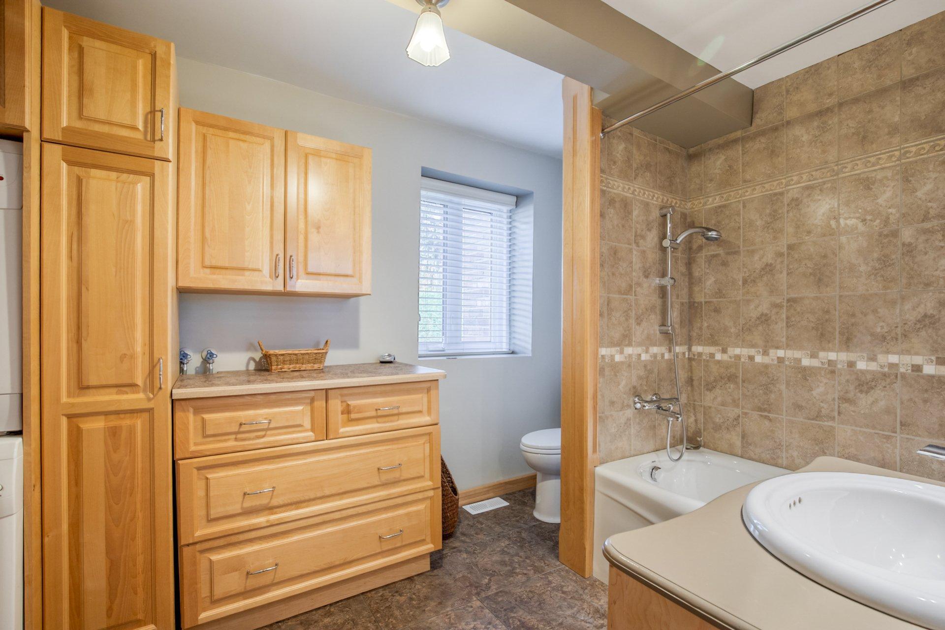









12


Rue Genest

,
Saint-Jean-sur-Richelieu,




QC
J2X2V1

