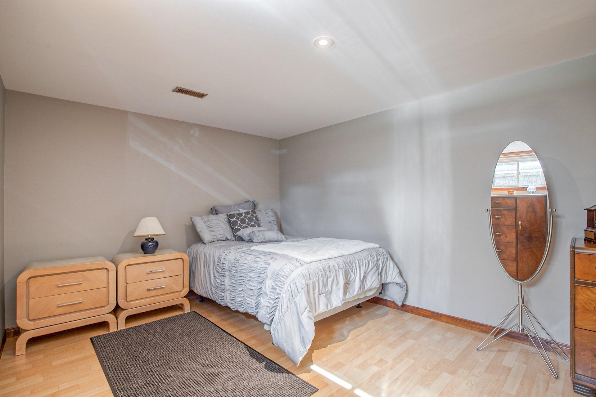 









12


Rue Genest

,
Saint-Jean-sur-Richelieu,




QC
J2X2V1

