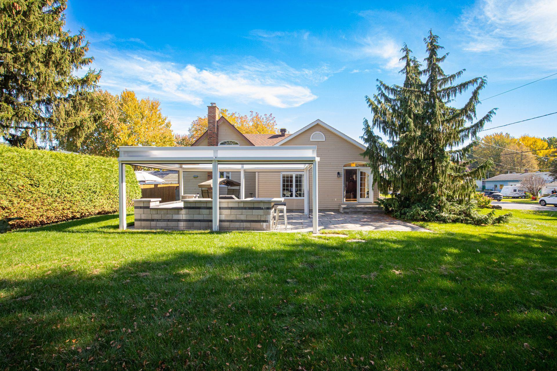 









12


Rue Genest

,
Saint-Jean-sur-Richelieu,




QC
J2X2V1

