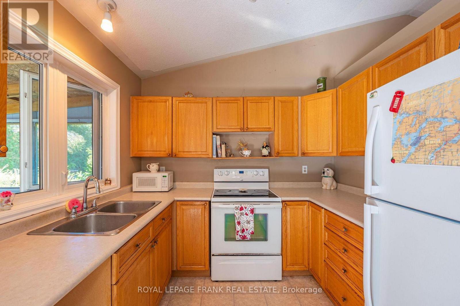 












124 SUMCOT DRIVE

,
Trent Lakes,




Ontario
K0L1J0

