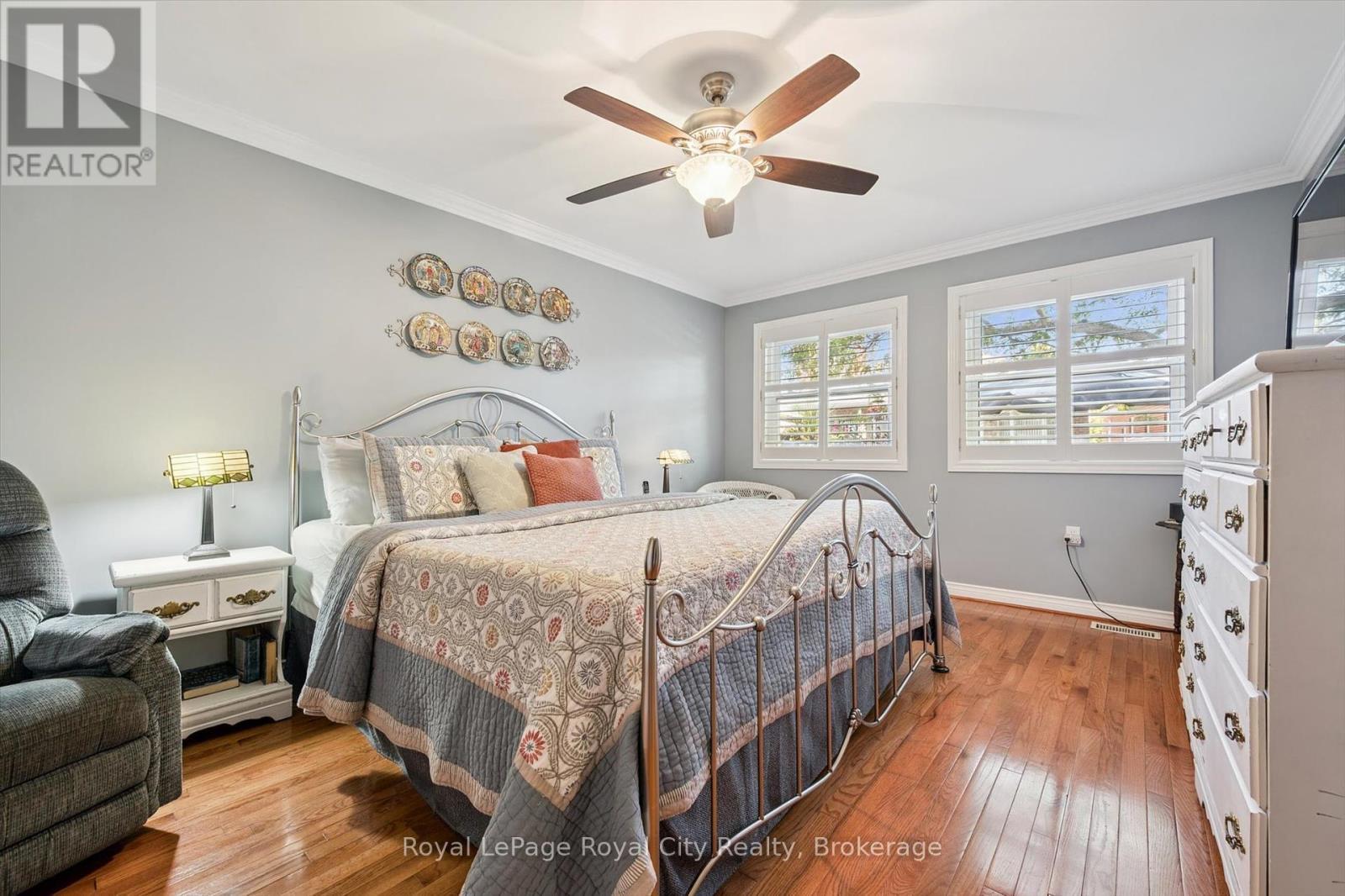 












21 CHERRY BLOSSOM CIRCLE

,
Guelph (Village By The Arboretum),




Ontario
N1G4X7

