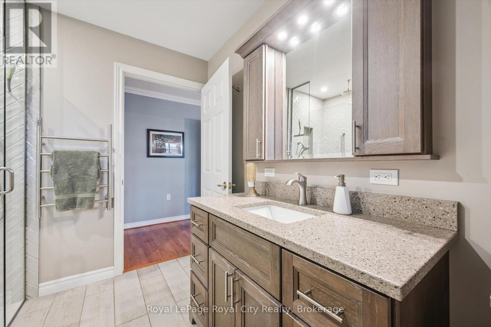 












21 CHERRY BLOSSOM CIRCLE

,
Guelph (Village By The Arboretum),




Ontario
N1G4X7

