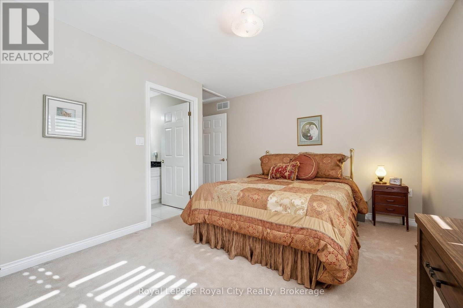 












21 CHERRY BLOSSOM CIRCLE

,
Guelph (Village By The Arboretum),




Ontario
N1G4X7

