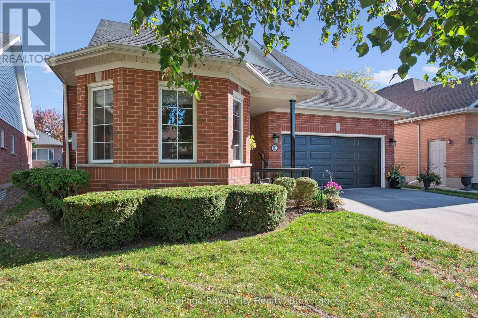 












21 CHERRY BLOSSOM CIRCLE

,
Guelph (Village By The Arboretum),




Ontario
N1G4X7

