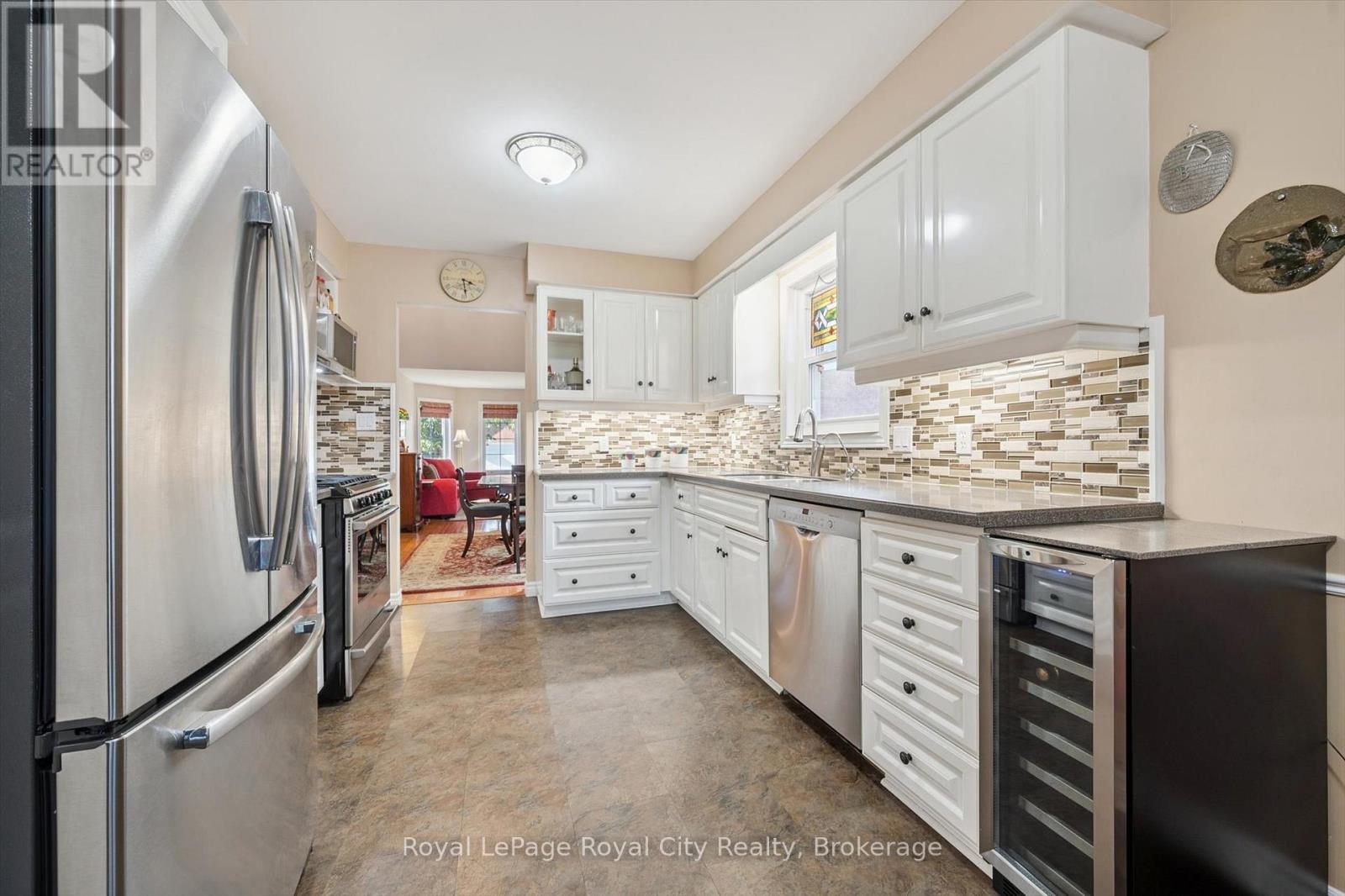 












21 CHERRY BLOSSOM CIRCLE

,
Guelph (Village By The Arboretum),




Ontario
N1G4X7

