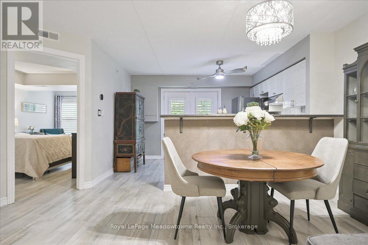 












105 - 1450 BISHOPS GATE

,
Oakville (GA Glen Abbey),




Ontario
L6M4N1

