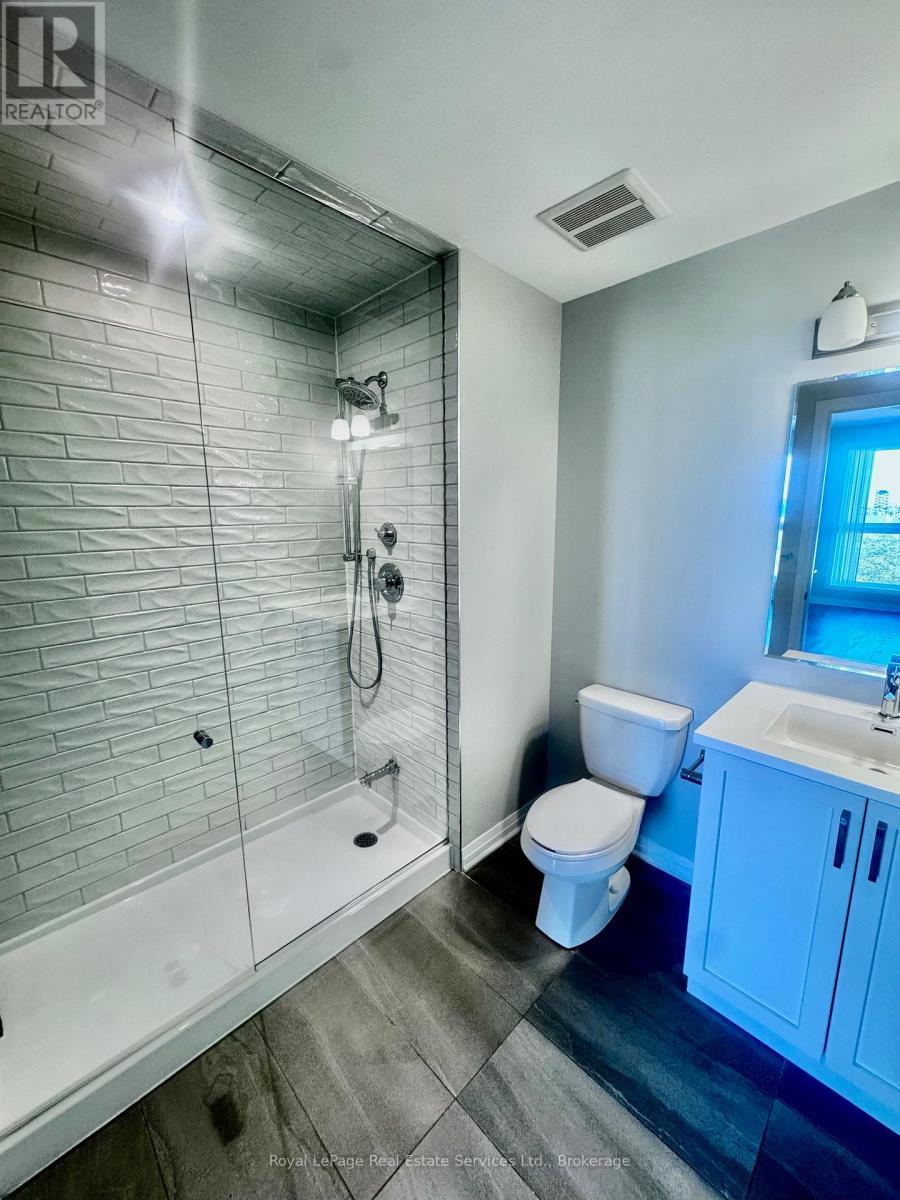 












511 - 95 DUNDAS STREET W

,
Oakville (GO Glenorchy),




Ontario
L6M5N4

