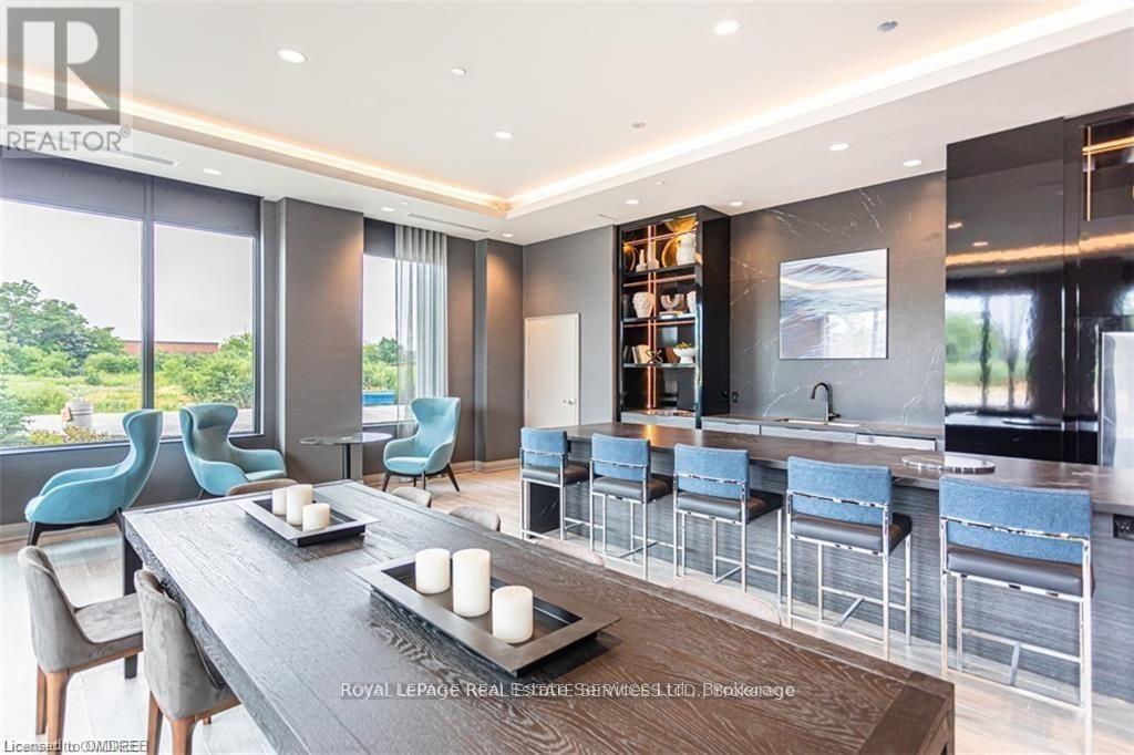 












511 - 95 DUNDAS STREET W

,
Oakville (GO Glenorchy),




Ontario
L6M5N4

