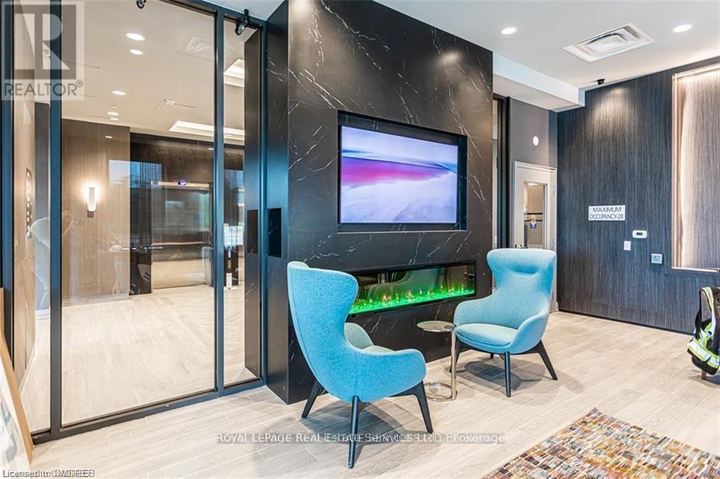 












511 - 95 DUNDAS STREET W

,
Oakville (GO Glenorchy),




Ontario
L6M5N4

