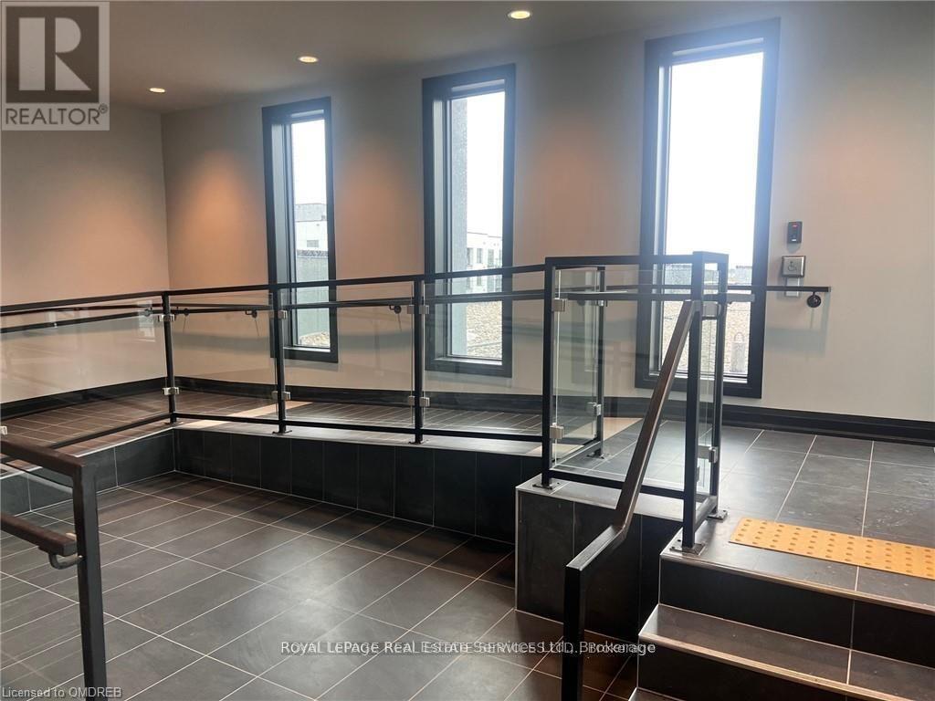 












511 - 95 DUNDAS STREET W

,
Oakville (GO Glenorchy),




Ontario
L6M5N4

