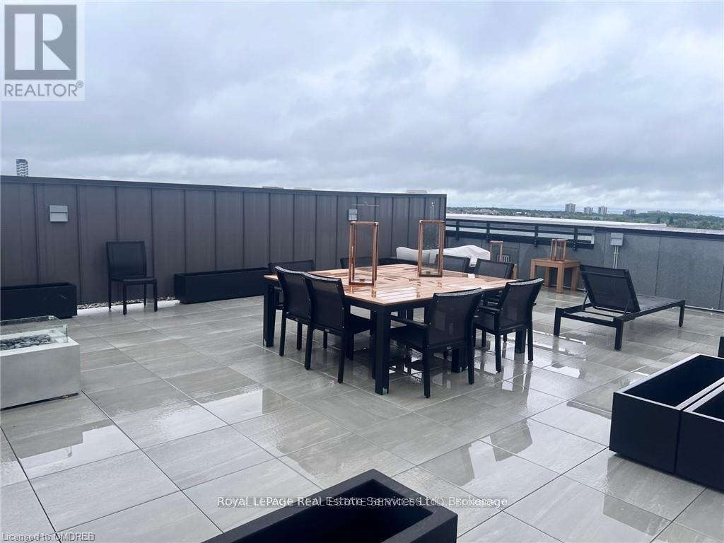 












511 - 95 DUNDAS STREET W

,
Oakville (GO Glenorchy),




Ontario
L6M5N4

