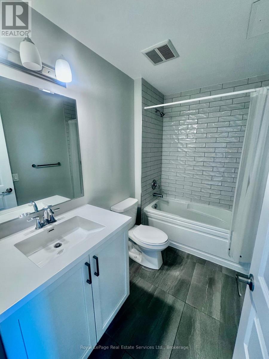 












511 - 95 DUNDAS STREET W

,
Oakville (GO Glenorchy),




Ontario
L6M5N4

