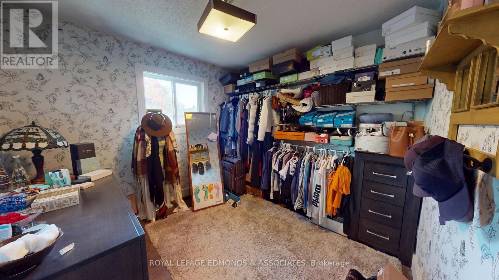












517 ABBIE LANE

,
Petawawa,




Ontario
K8H3P9

