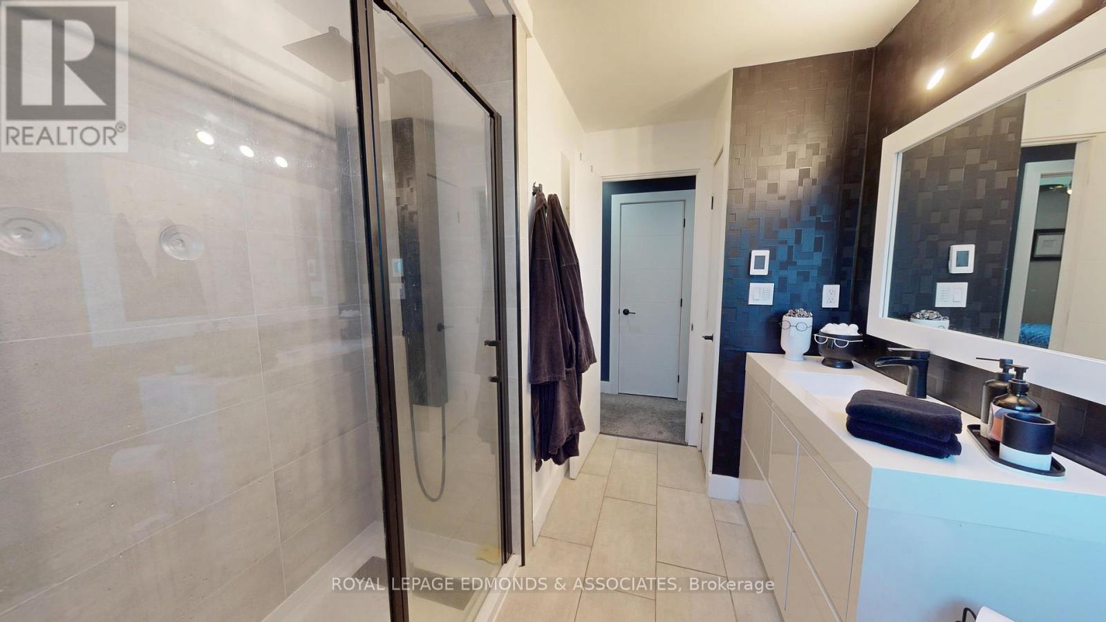 












517 ABBIE LANE

,
Petawawa,




Ontario
K8H3P9

