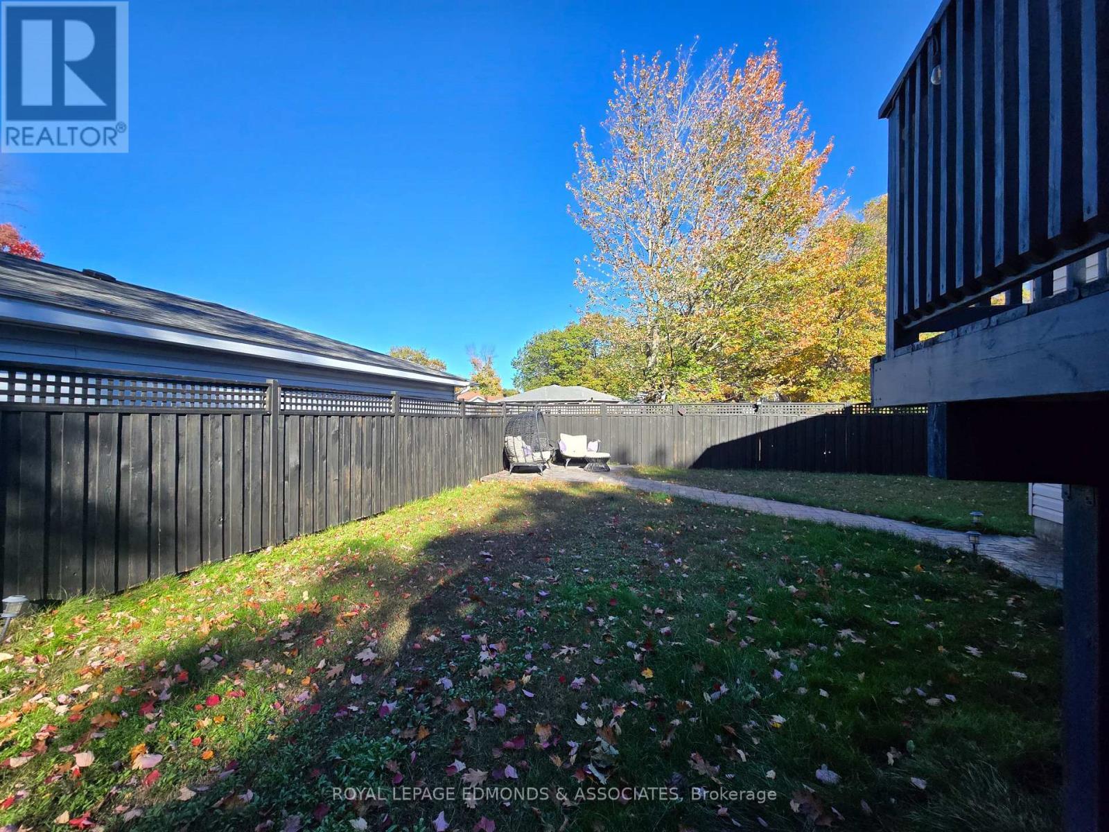 












517 ABBIE LANE

,
Petawawa,




Ontario
K8H3P9

