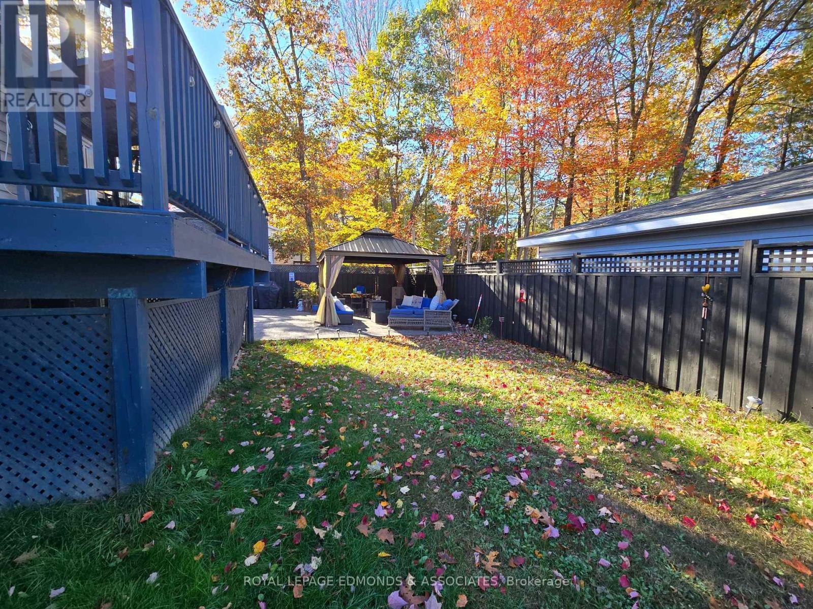












517 ABBIE LANE

,
Petawawa,




Ontario
K8H3P9

