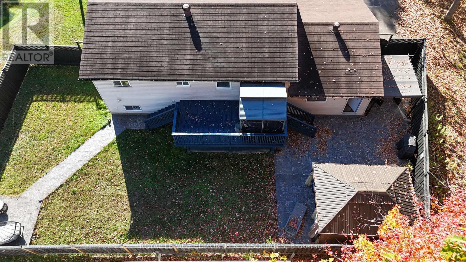 












517 ABBIE LANE

,
Petawawa,




Ontario
K8H3P9


