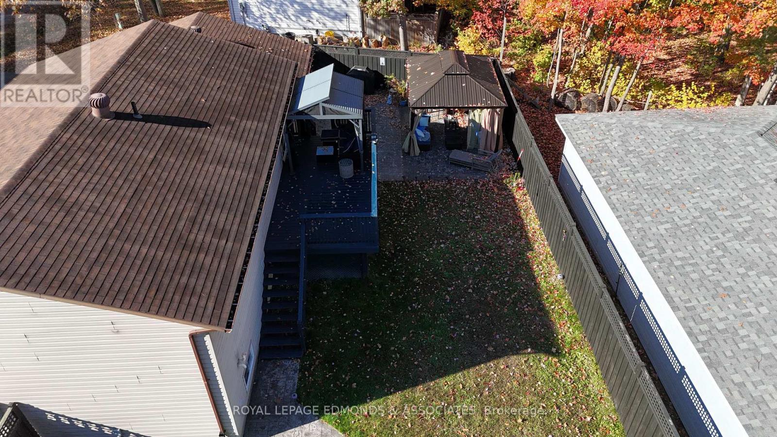 












517 ABBIE LANE

,
Petawawa,




Ontario
K8H3P9

