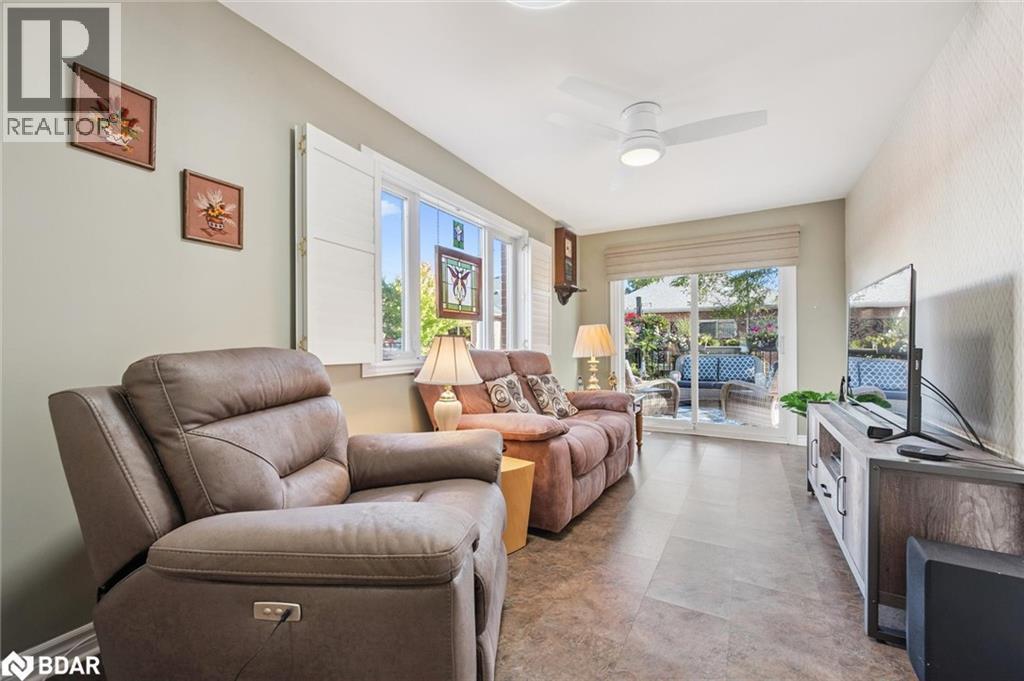 












21 CHERRY BLOSSOM CIRCLE

,
Guelph,




Ontario
N1G4X7

