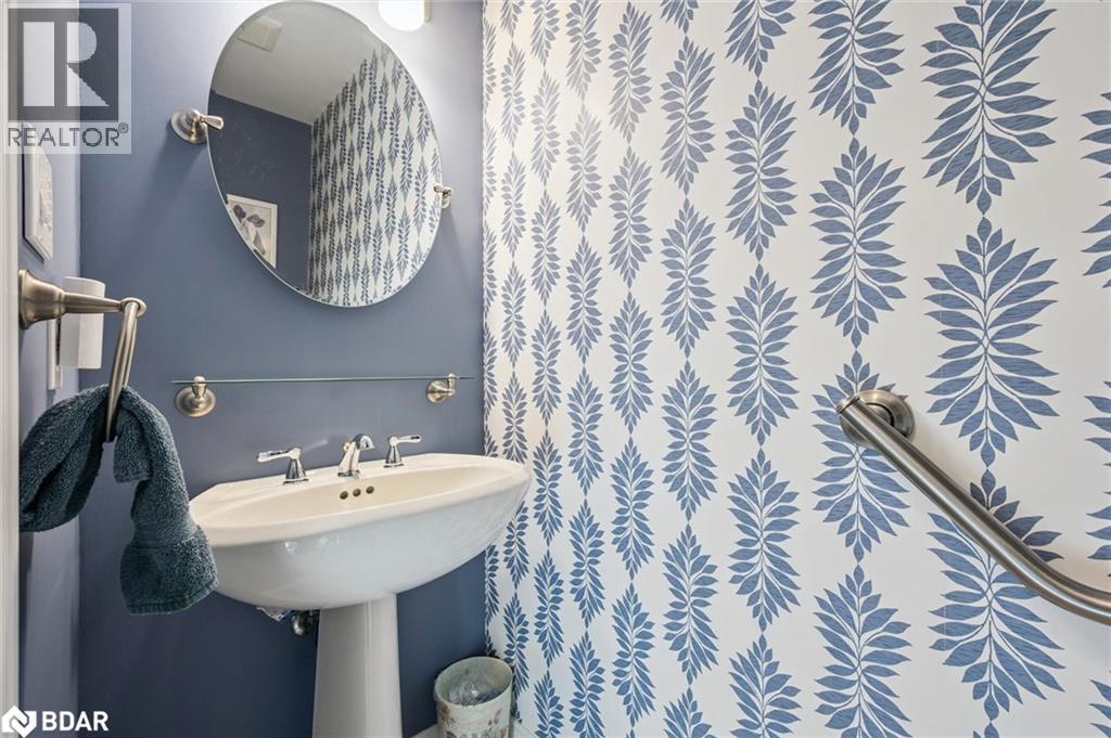 












21 CHERRY BLOSSOM CIRCLE

,
Guelph,




Ontario
N1G4X7

