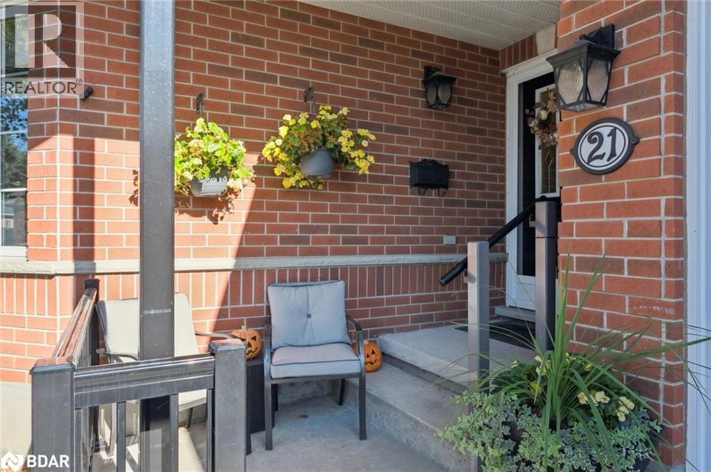 












21 CHERRY BLOSSOM CIRCLE

,
Guelph,




Ontario
N1G4X7

