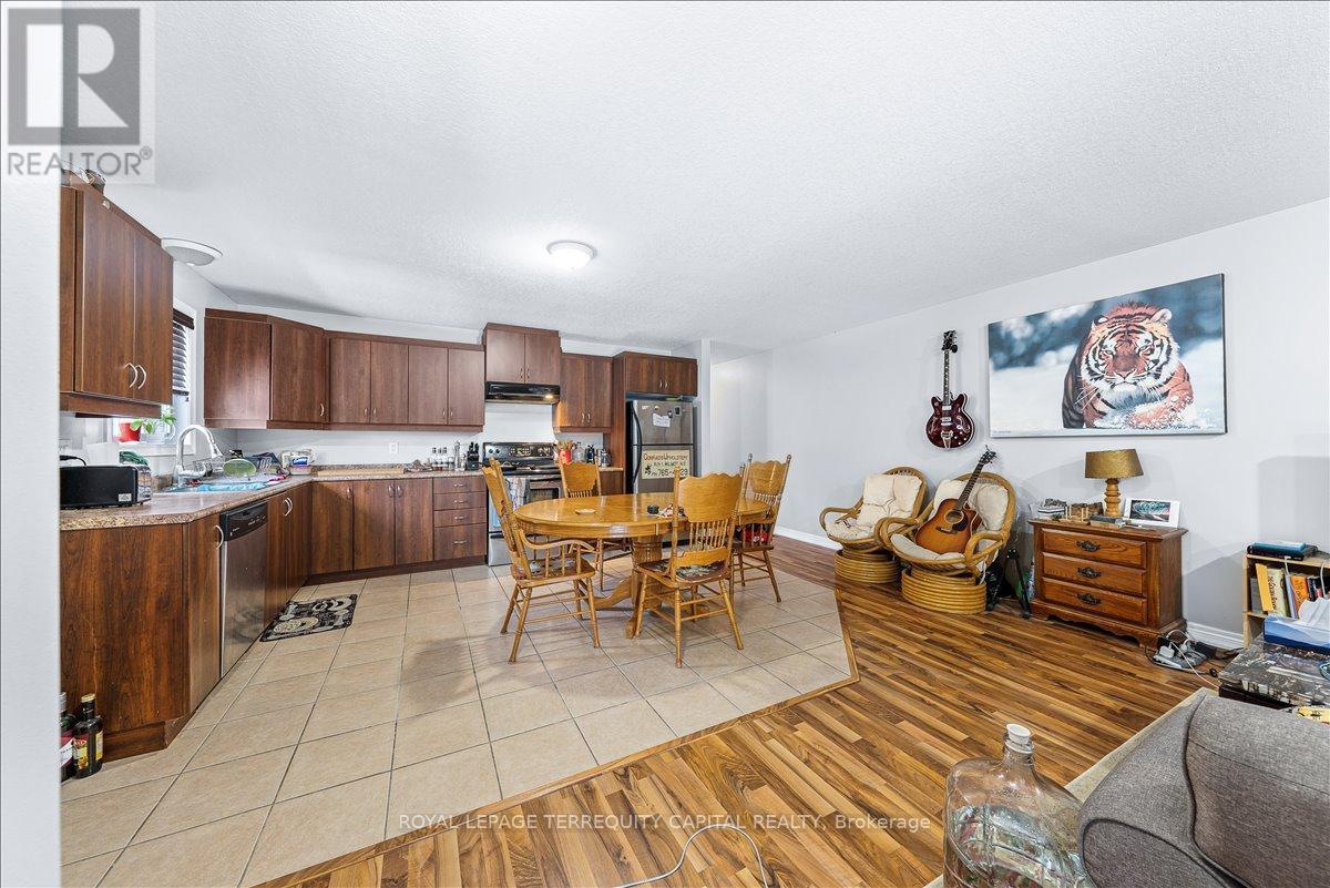 












102 HENRY STREET

,
Barrie,




Ontario
L4N1C8

