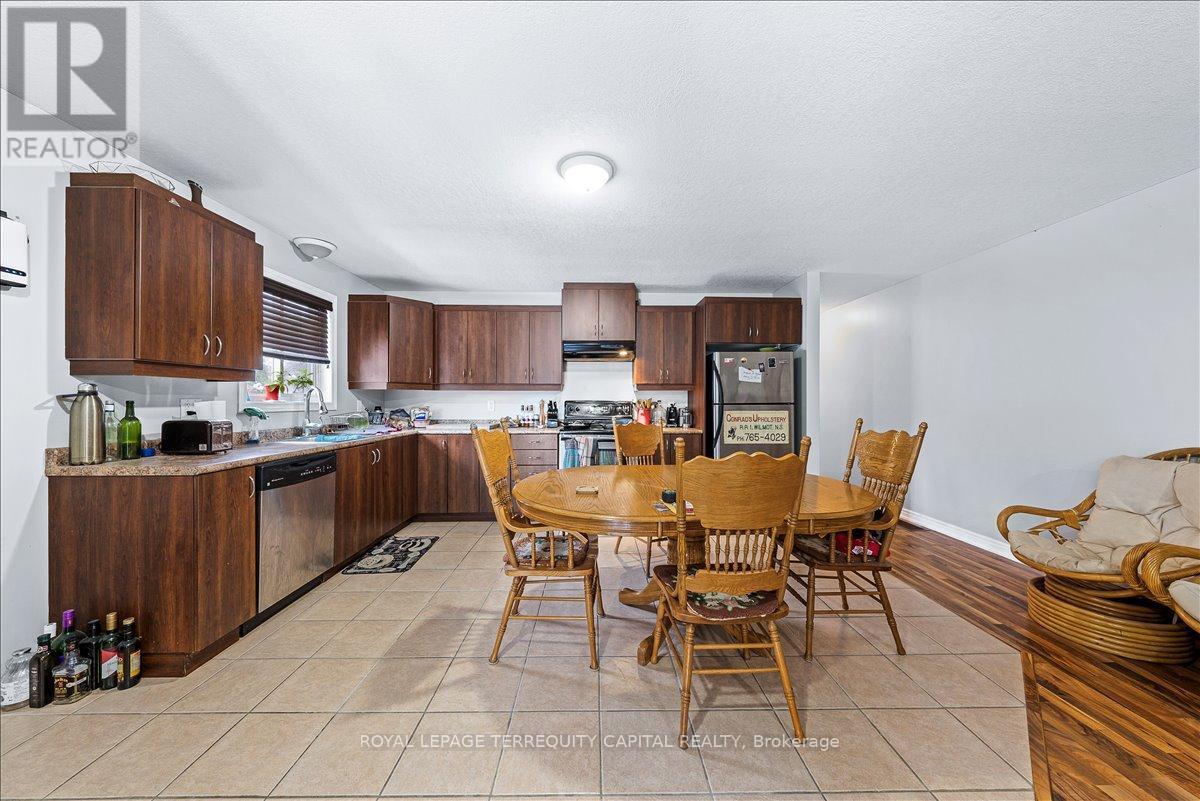 












102 HENRY STREET

,
Barrie,




Ontario
L4N1C8

