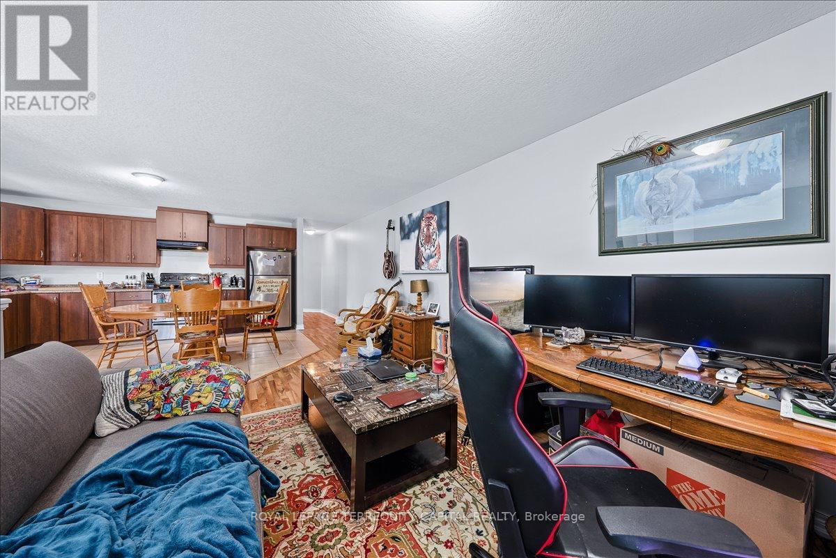 












102 HENRY STREET

,
Barrie,




Ontario
L4N1C8

