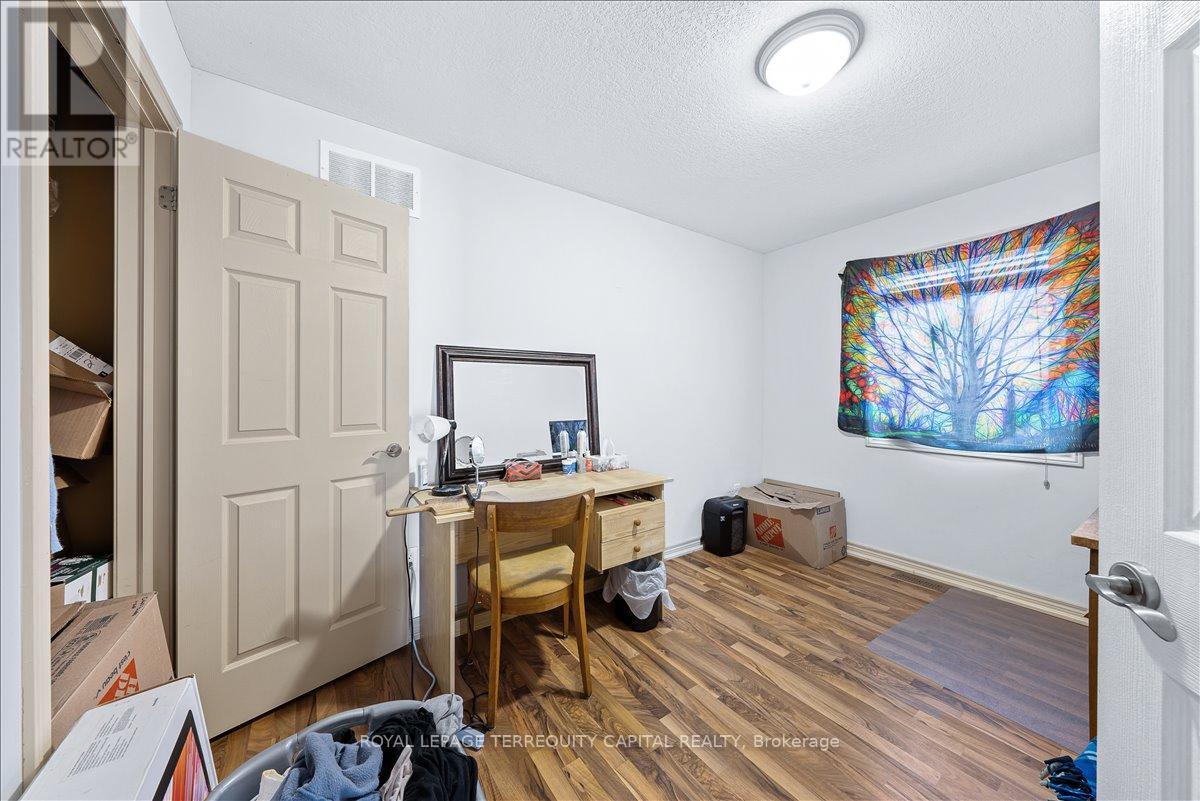 












102 HENRY STREET

,
Barrie,




Ontario
L4N1C8

