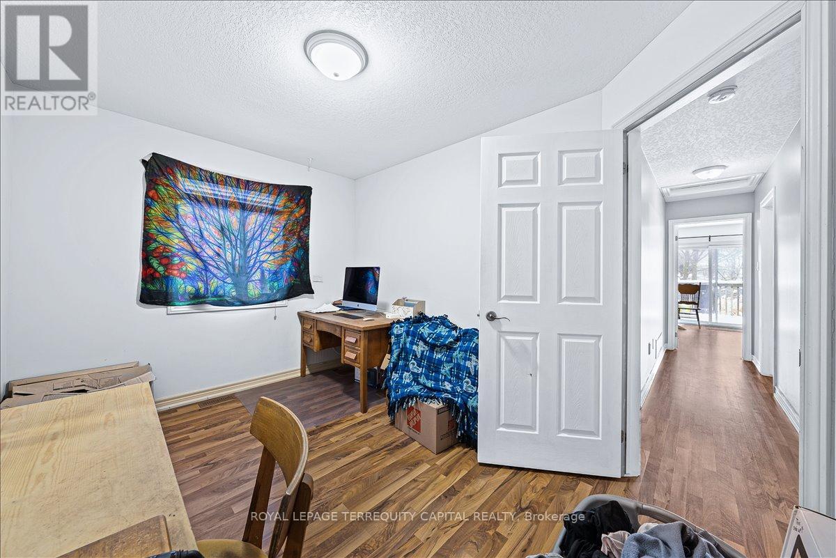 












102 HENRY STREET

,
Barrie,




Ontario
L4N1C8

