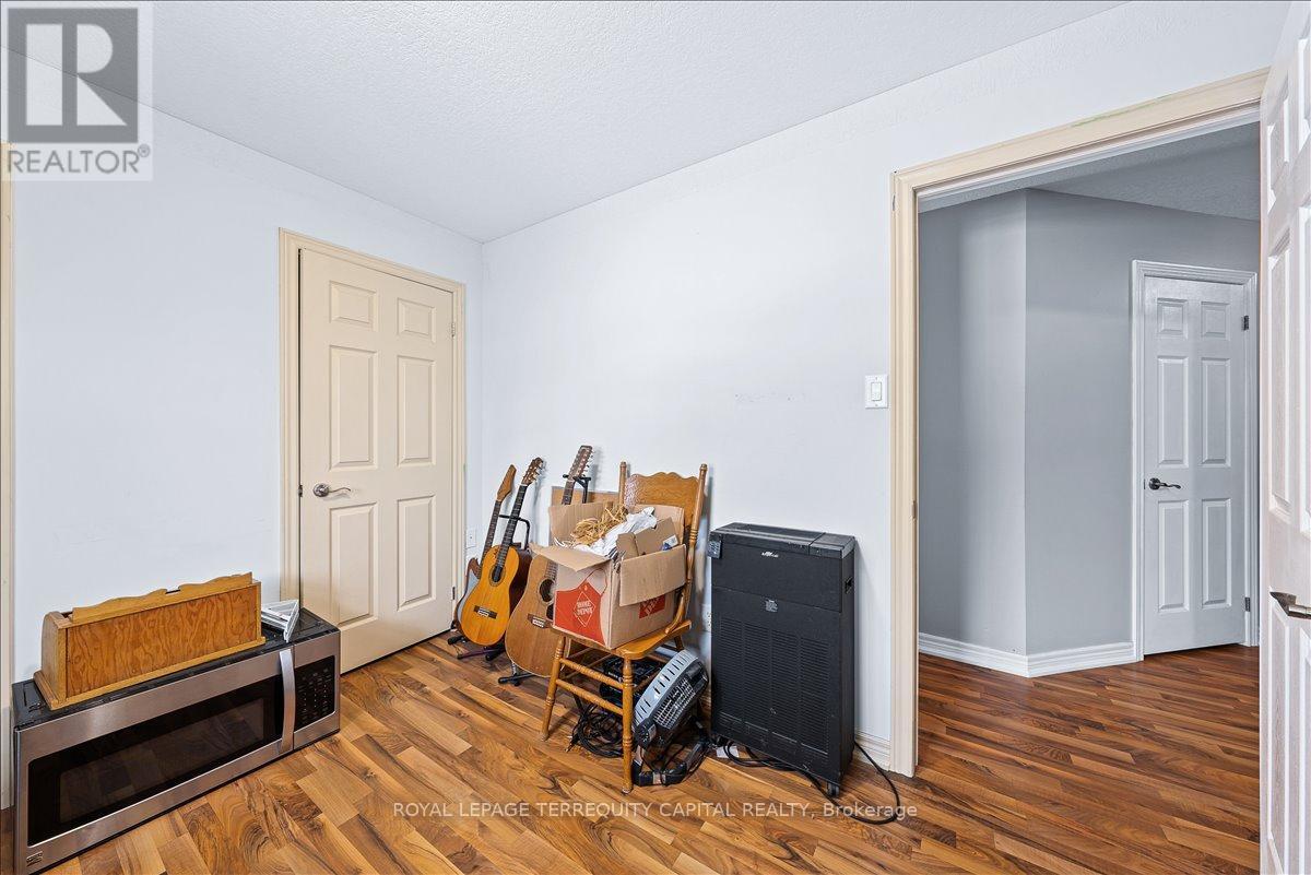 












102 HENRY STREET

,
Barrie,




Ontario
L4N1C8

