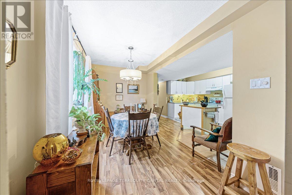 












102 HENRY STREET

,
Barrie,




Ontario
L4N1C8

