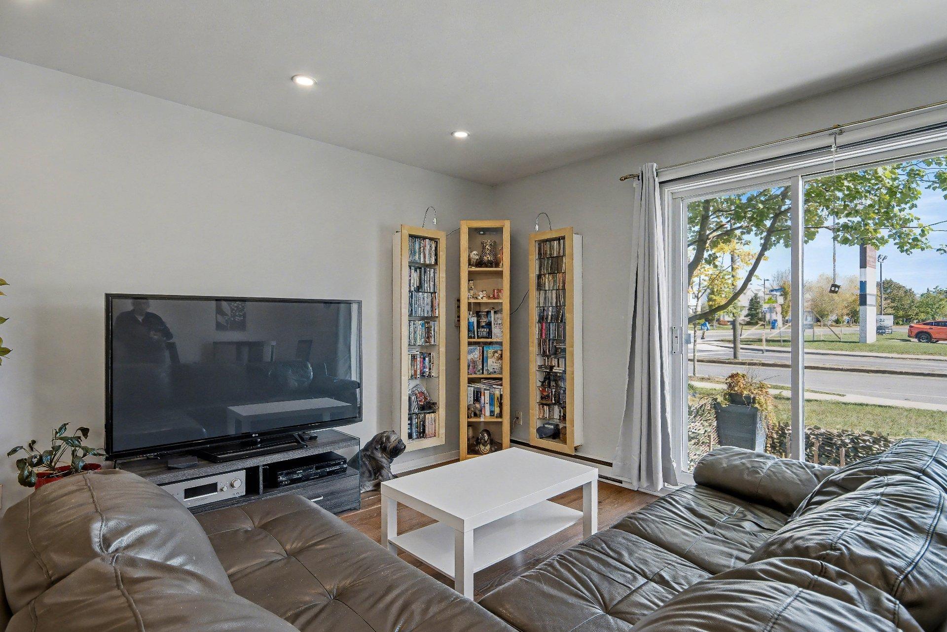 









1100


Boul. des Écluses

,
Sainte-Catherine,




QC
J5C2B2

