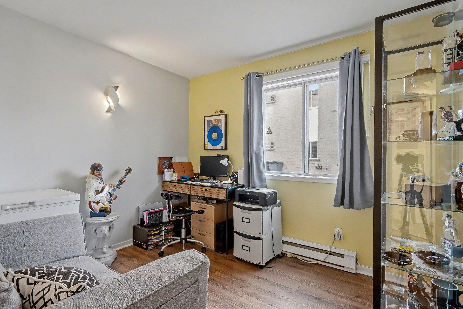 









1100


Boul. des Écluses

,
Sainte-Catherine,




QC
J5C2B2

