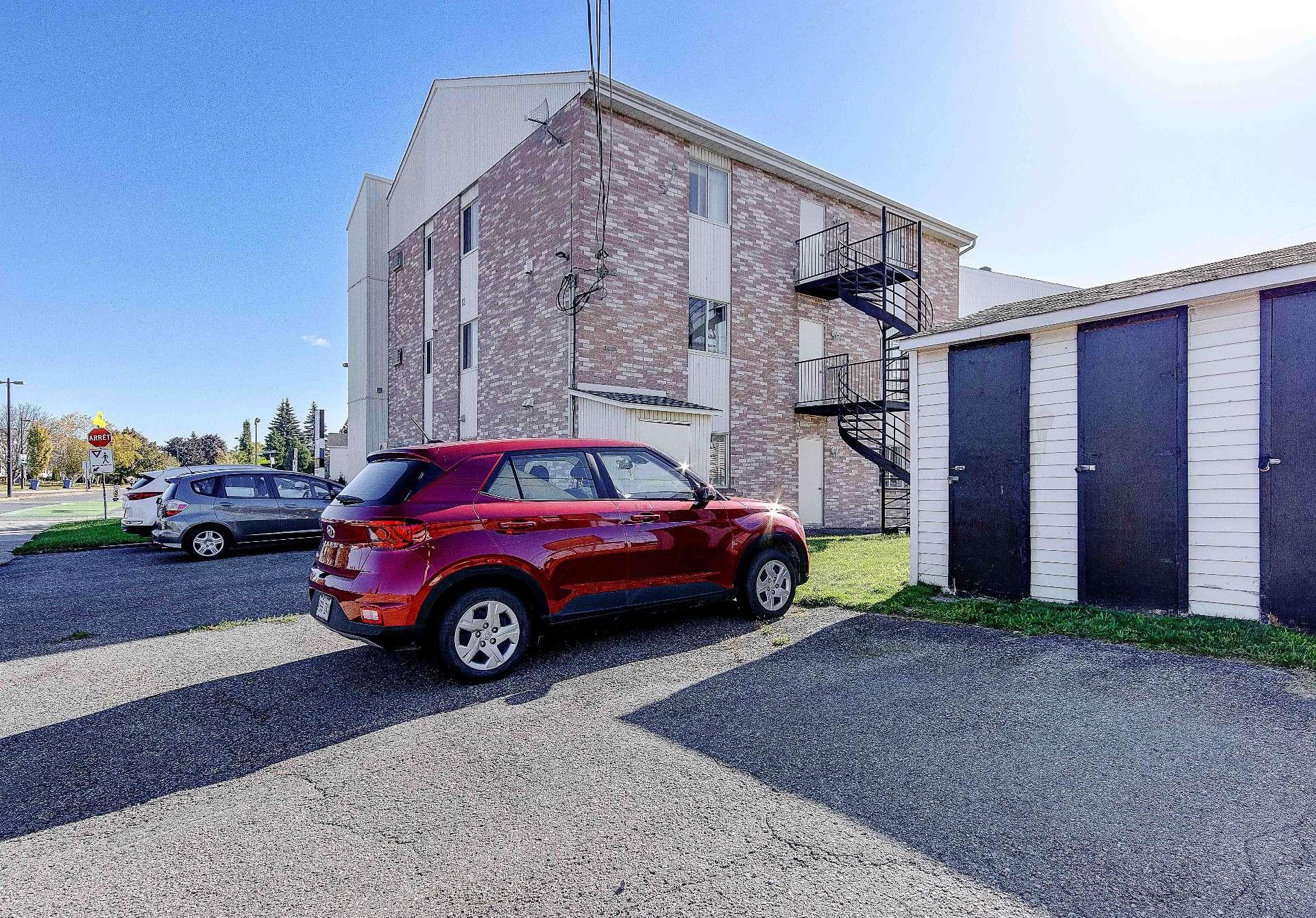 









1100


Boul. des Écluses

,
Sainte-Catherine,




QC
J5C2B2

