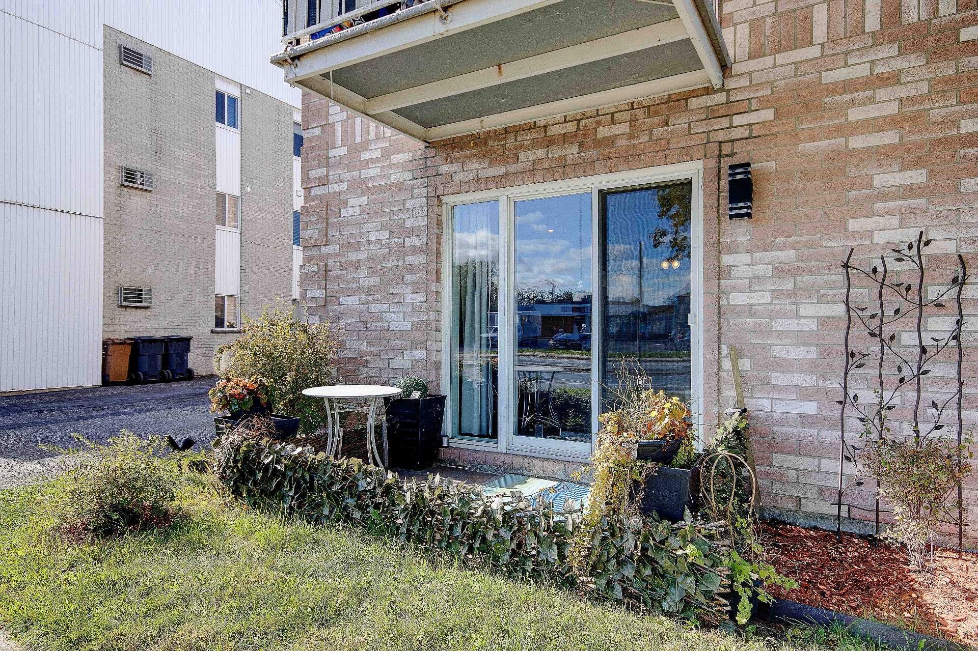 









1100


Boul. des Écluses

,
Sainte-Catherine,




QC
J5C2B2

