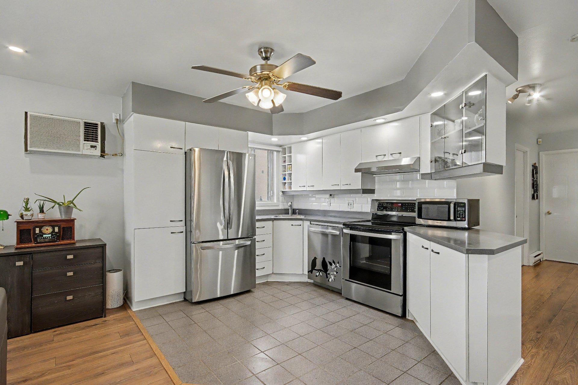 









1100


Boul. des Écluses

,
Sainte-Catherine,




QC
J5C2B2

