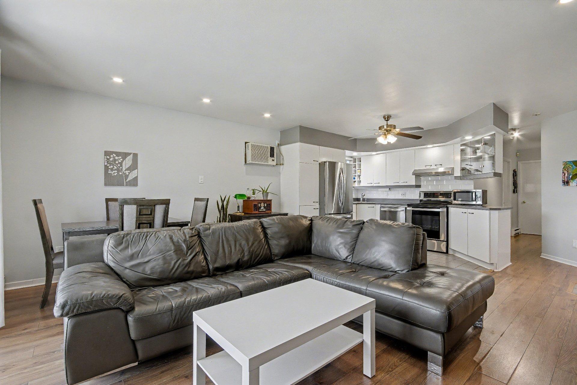 









1100


Boul. des Écluses

,
Sainte-Catherine,




QC
J5C2B2

