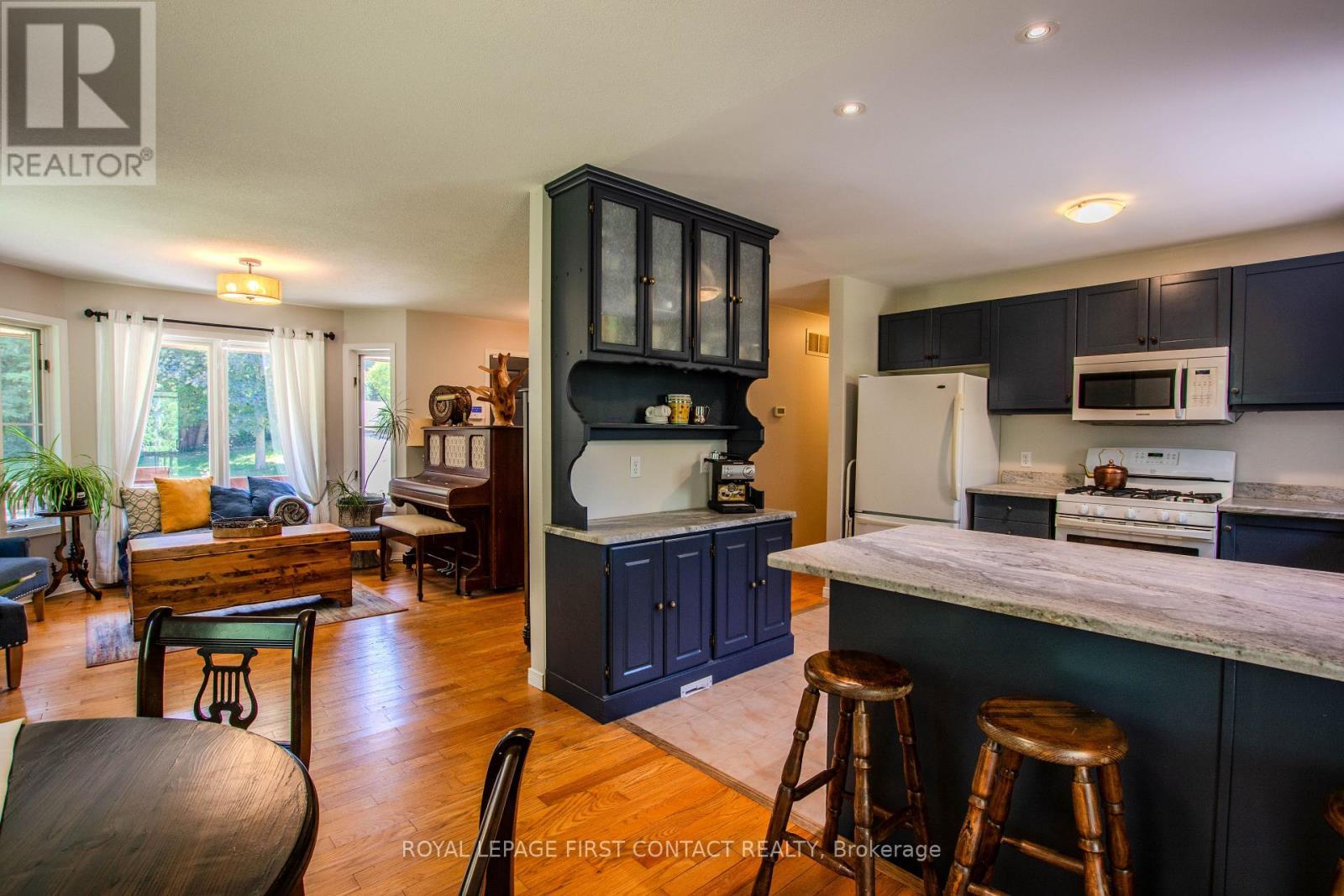 












5144 25TH SIDE ROAD

,
Essa,




Ontario
L0L2N0

